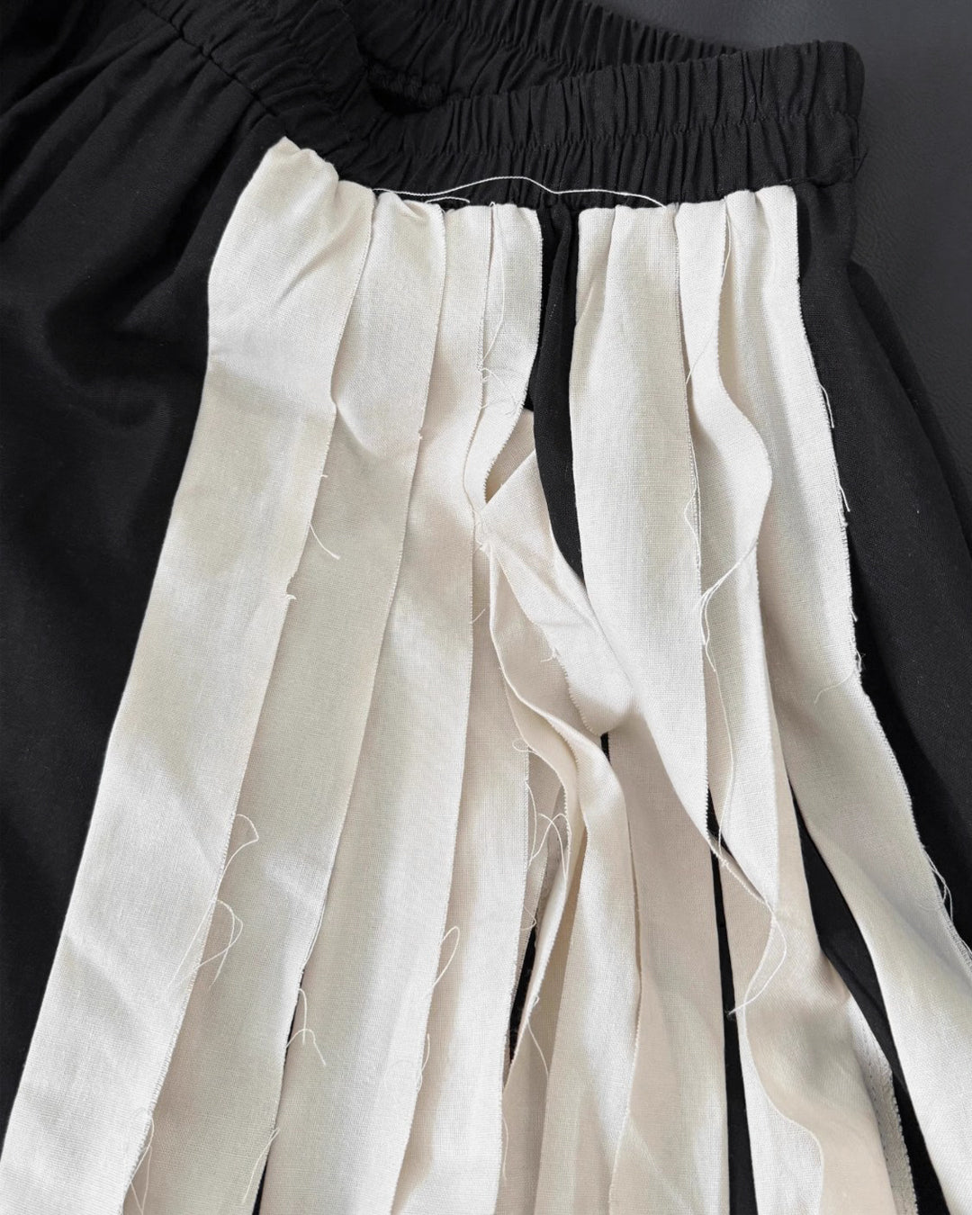 ♥RAW EDGE STRIP SKIRT