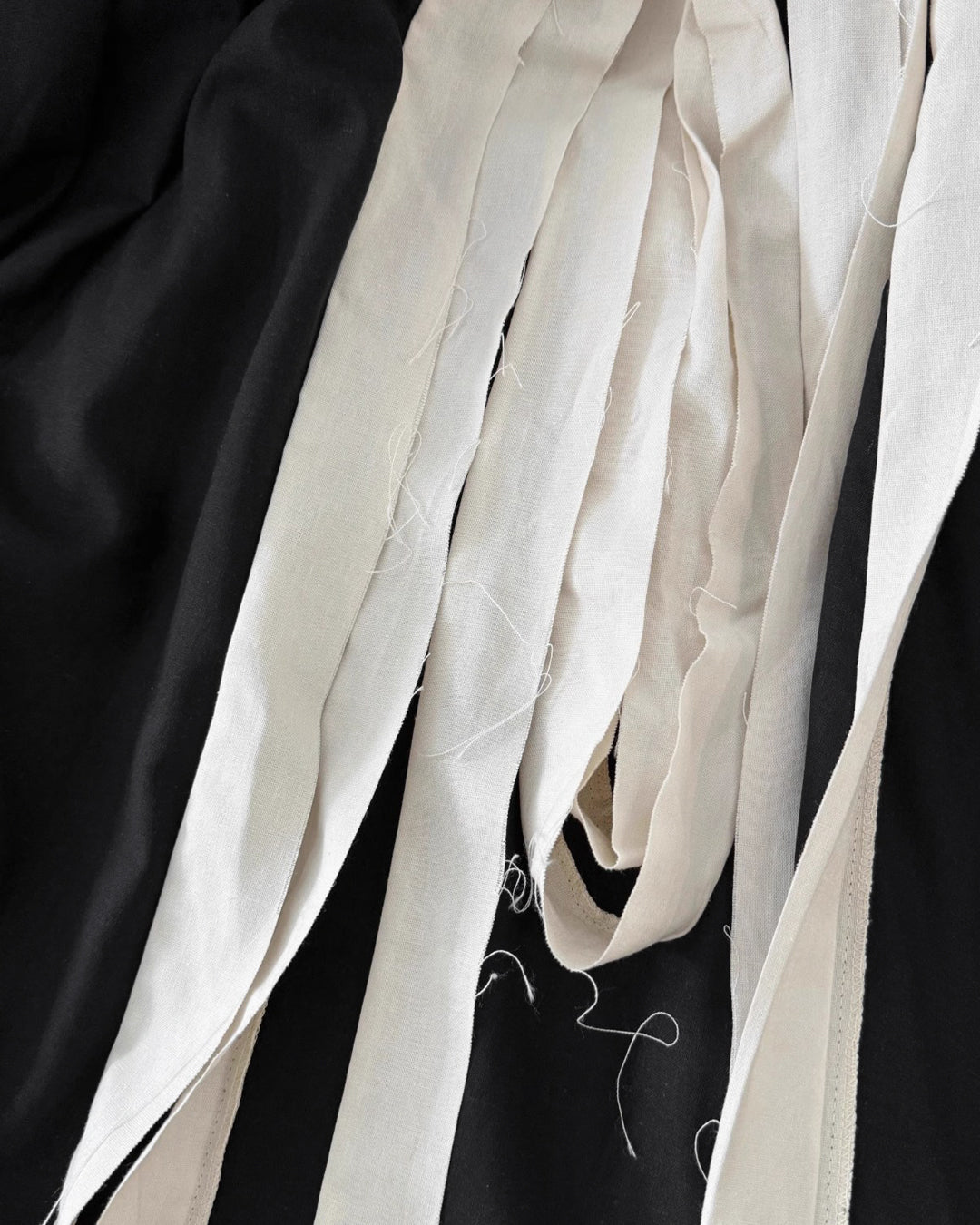 ♥RAW EDGE STRIP SKIRT