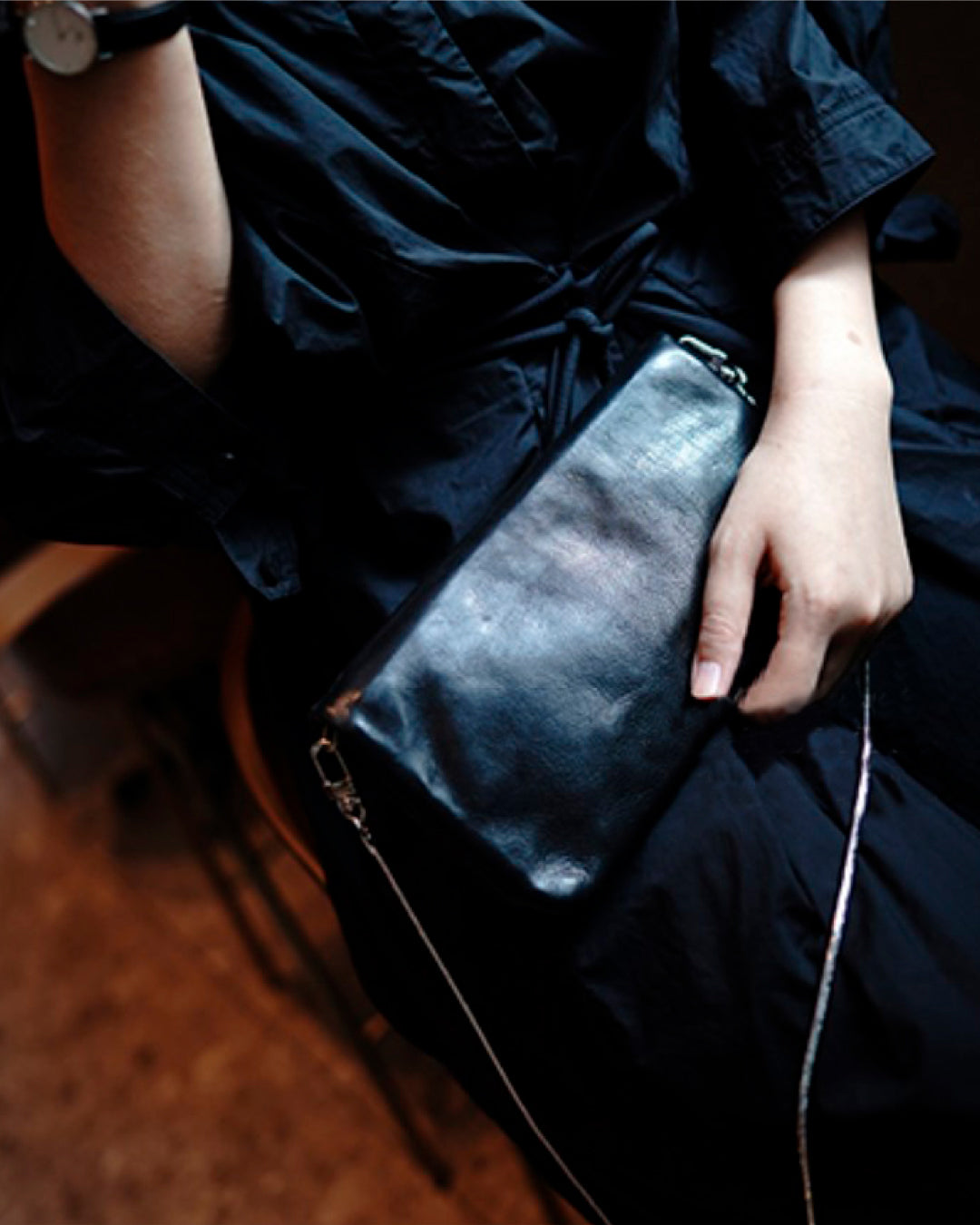 Black leather shoulder bag online with pockets