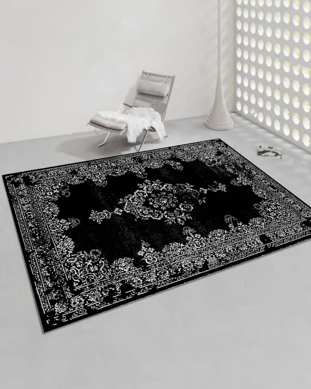 NOIR BAROQUE RUG