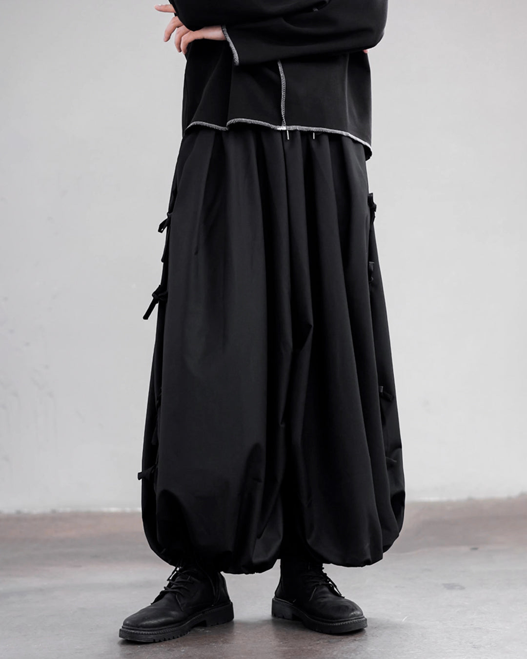 ♠STRINGS DECO DRAPE BALLOON PANTS