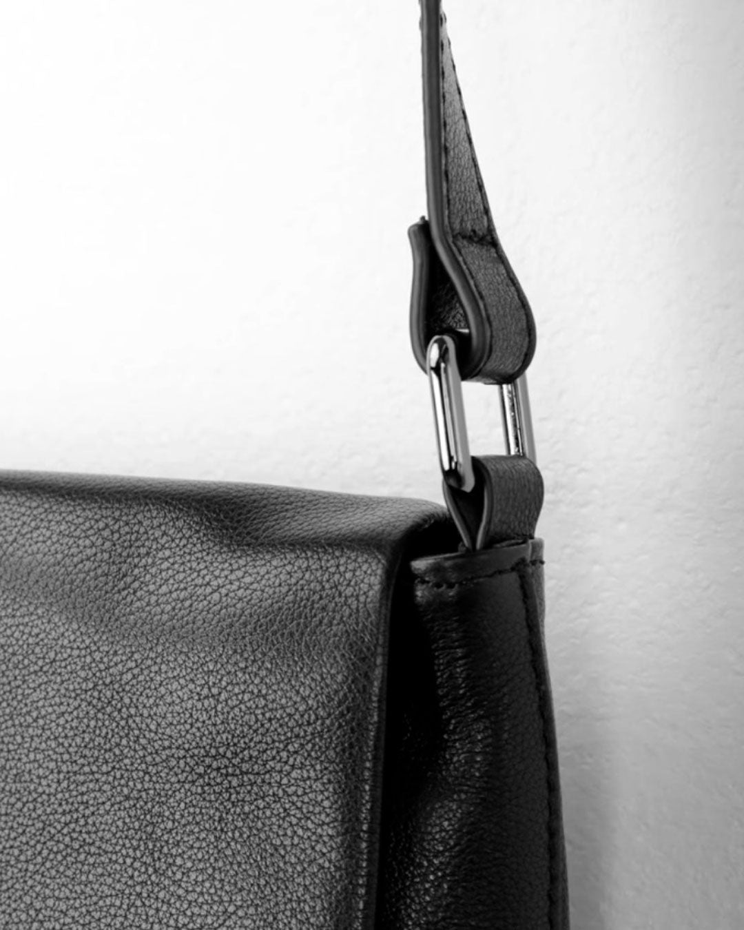 LEATHER FLAP SHOULDER BAG