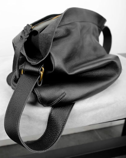 ♠♥LEATHER SCRUNCHED SHOULDER BAG