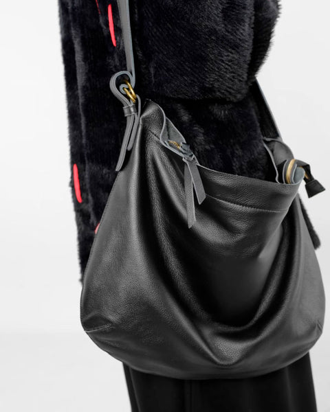 ♤♥LEATHER SCRUNCHED SHOULDER BAG – Black Gravity