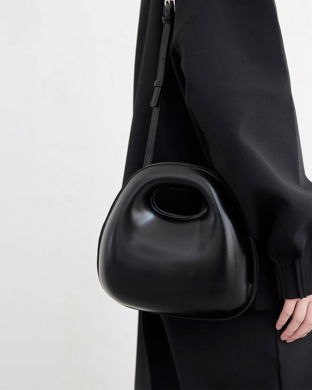 ♠♥ROUND SHOULDER BAG