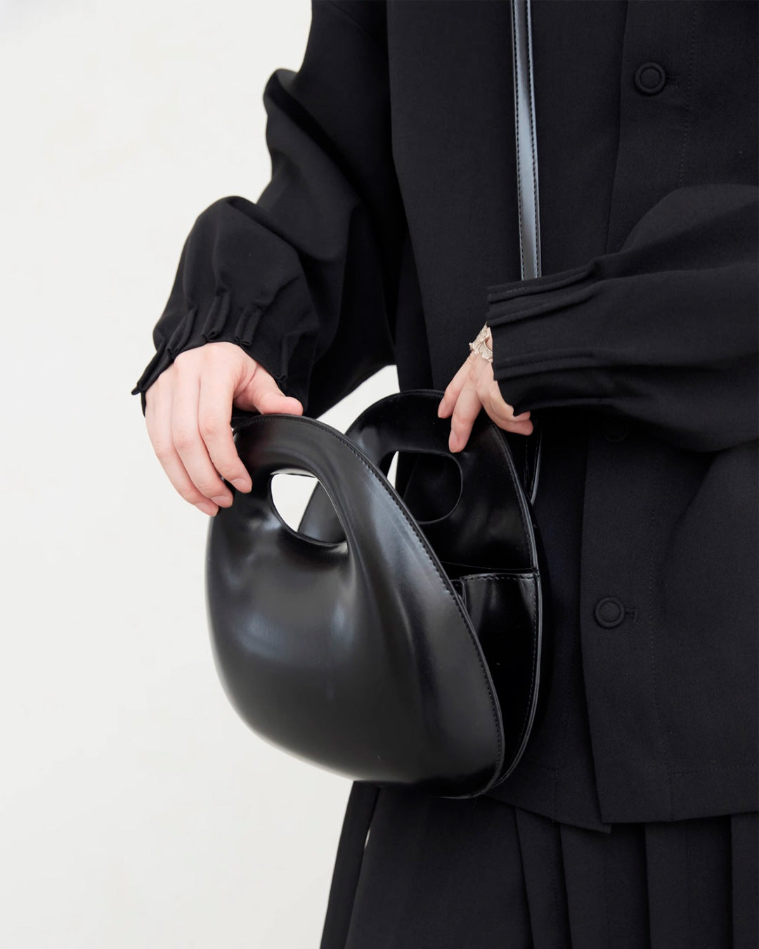 ♠♥ROUND SHOULDER BAG