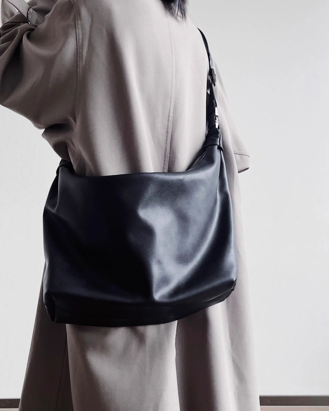 ♠♥WIDE STRAP FAUX LEATHER SHOULDER BAG
