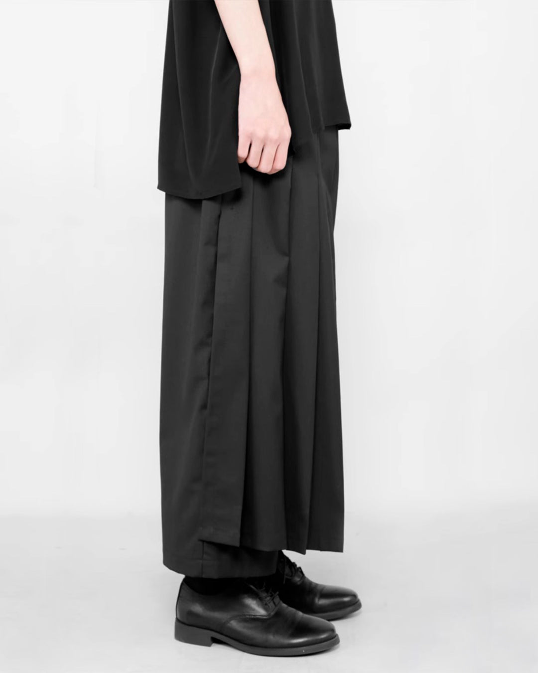 ♠♥ ONE SIDE PLEATS WIDE PANTS