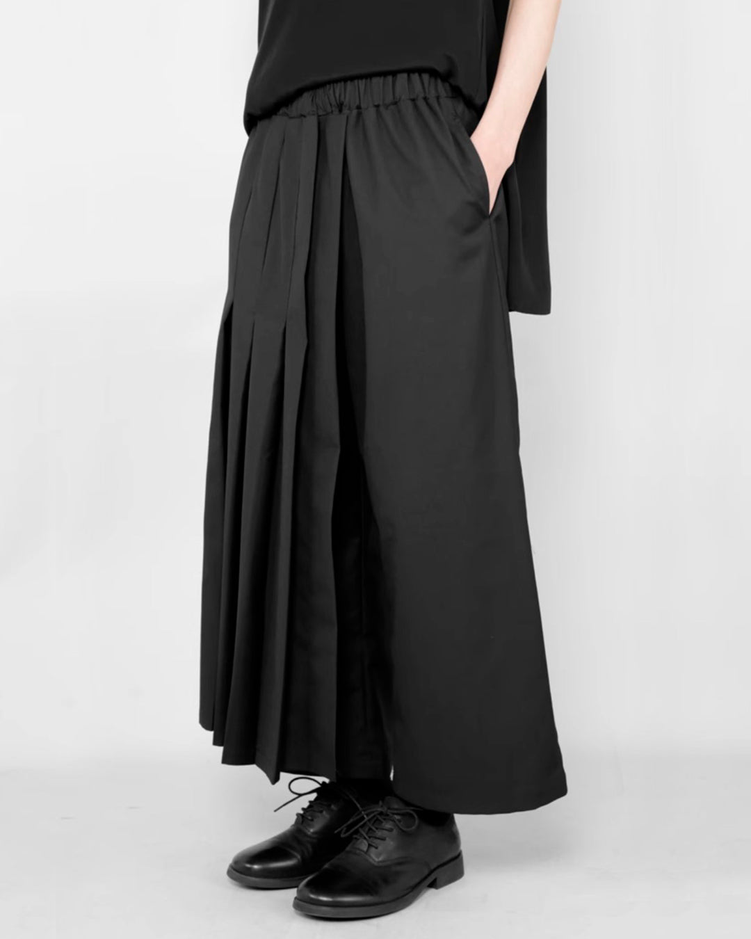 ♠♥ ONE SIDE PLEATS WIDE PANTS