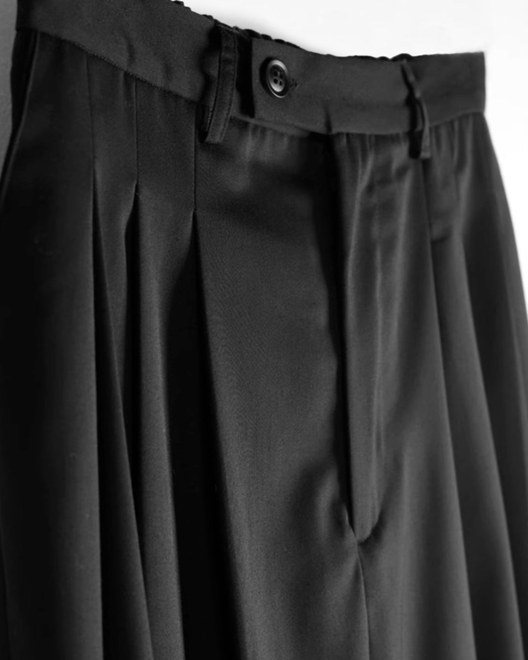 ♠♥ THREE TUCK WIDE PANTS