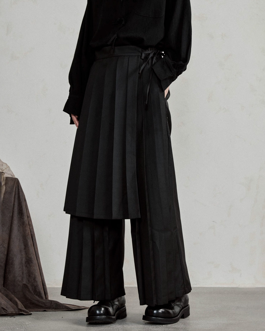 ♠♥ ATTACHING ONE SIDE PLEATS WIDE PANTS