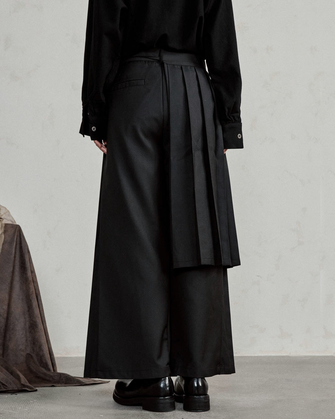 ♠♥ ATTACHING ONE SIDE PLEATS WIDE PANTS