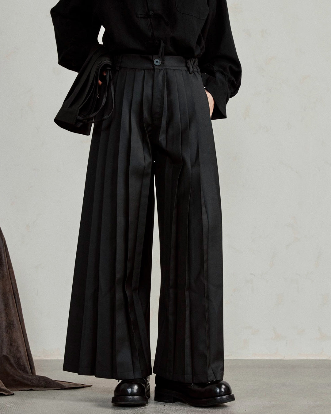 ♠♥ ATTACHING ONE SIDE PLEATS WIDE PANTS