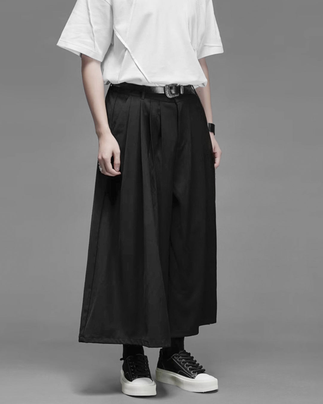 ♠♥WIDE FLARE CROPPED PANTS