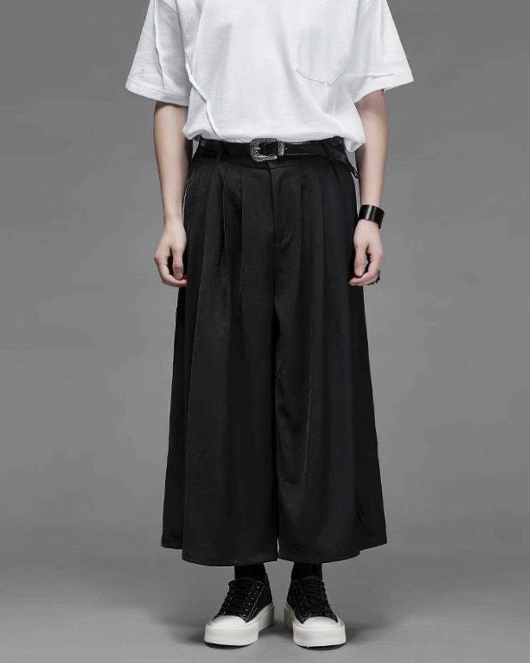 ♠♥WIDE FLARE CROPPED PANTS