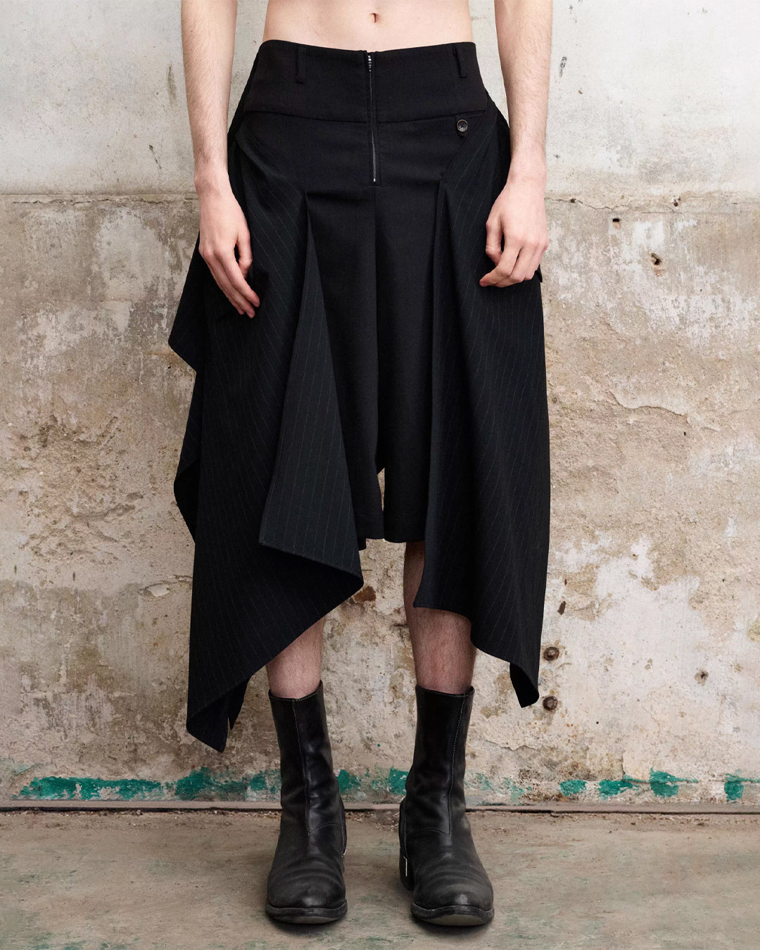 ♠♥ DRAPE PANEL SHORTS