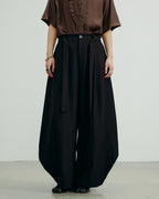 ♠♥ CURVED WIDE TUCK PANTS