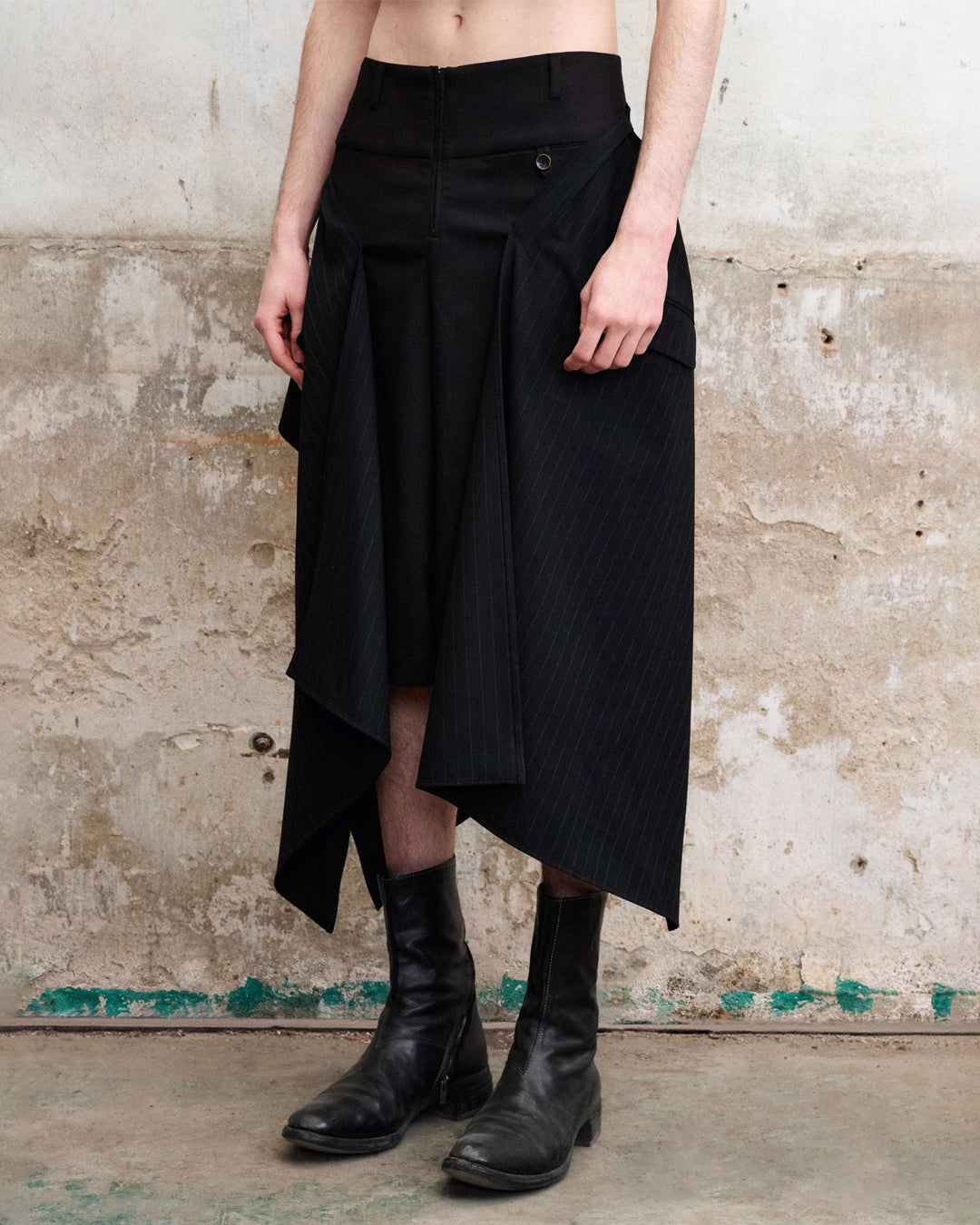 ♠♥ DRAPE PANEL SHORTS