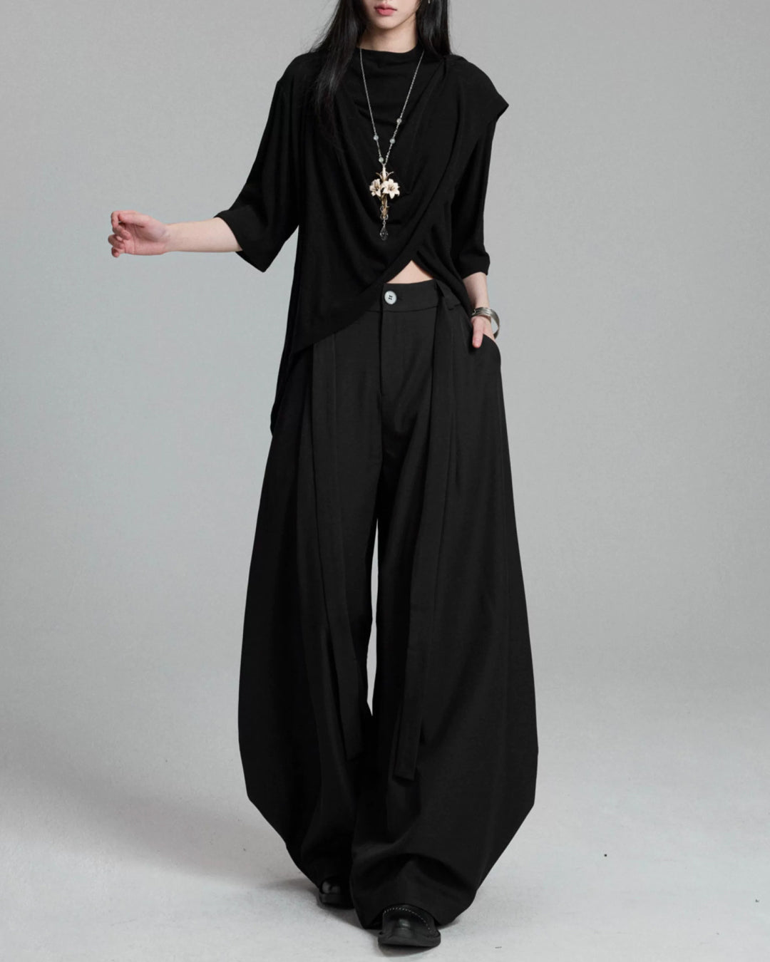 ♠♥ CURVED WIDE TUCK PANTS