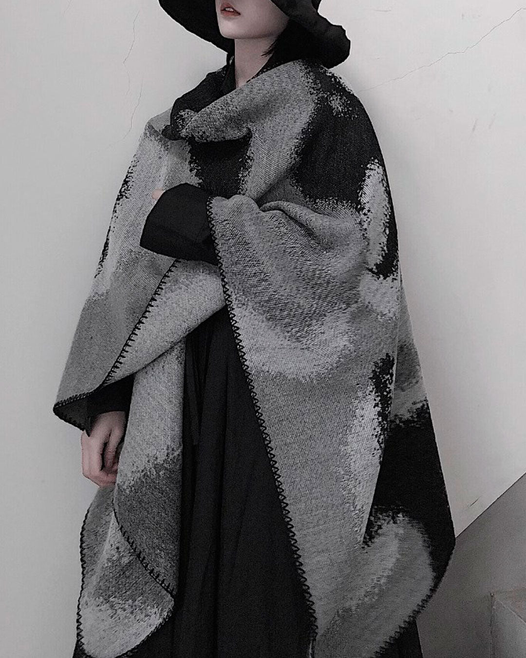 ♠♥REVERSIBLE CLOAK STOLE