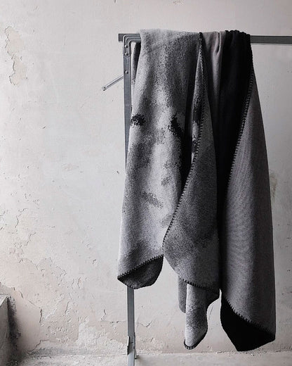 ♠♥REVERSIBLE CLOAK STOLE