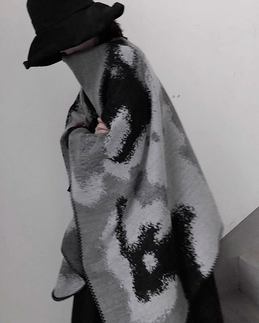 ♠♥REVERSIBLE CLOAK STOLE