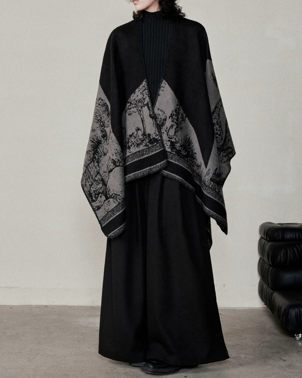 ♠♥REVERSIBLE ANIMAL PRINT STOLE