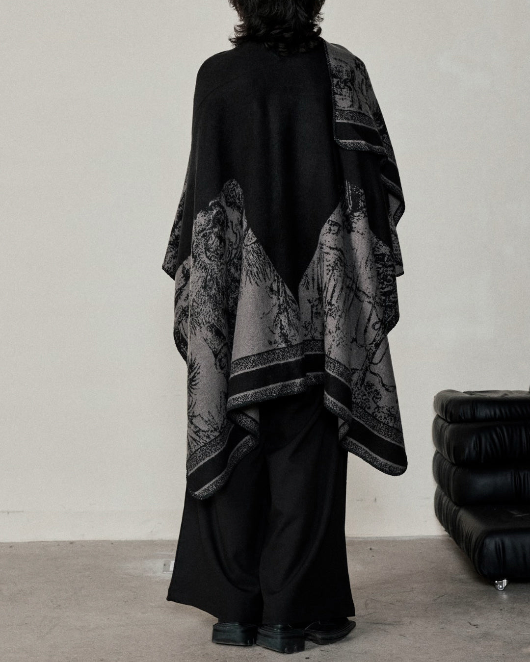 ♠♥REVERSIBLE ANIMAL PRINT STOLE