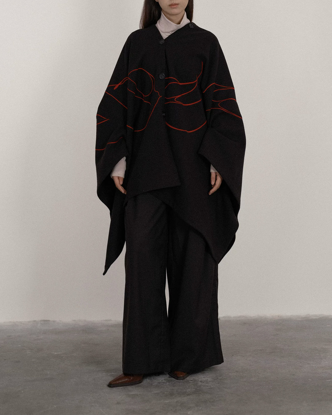 ♥SWALLOW EMBROIDERED MULTI-WAY CAPE