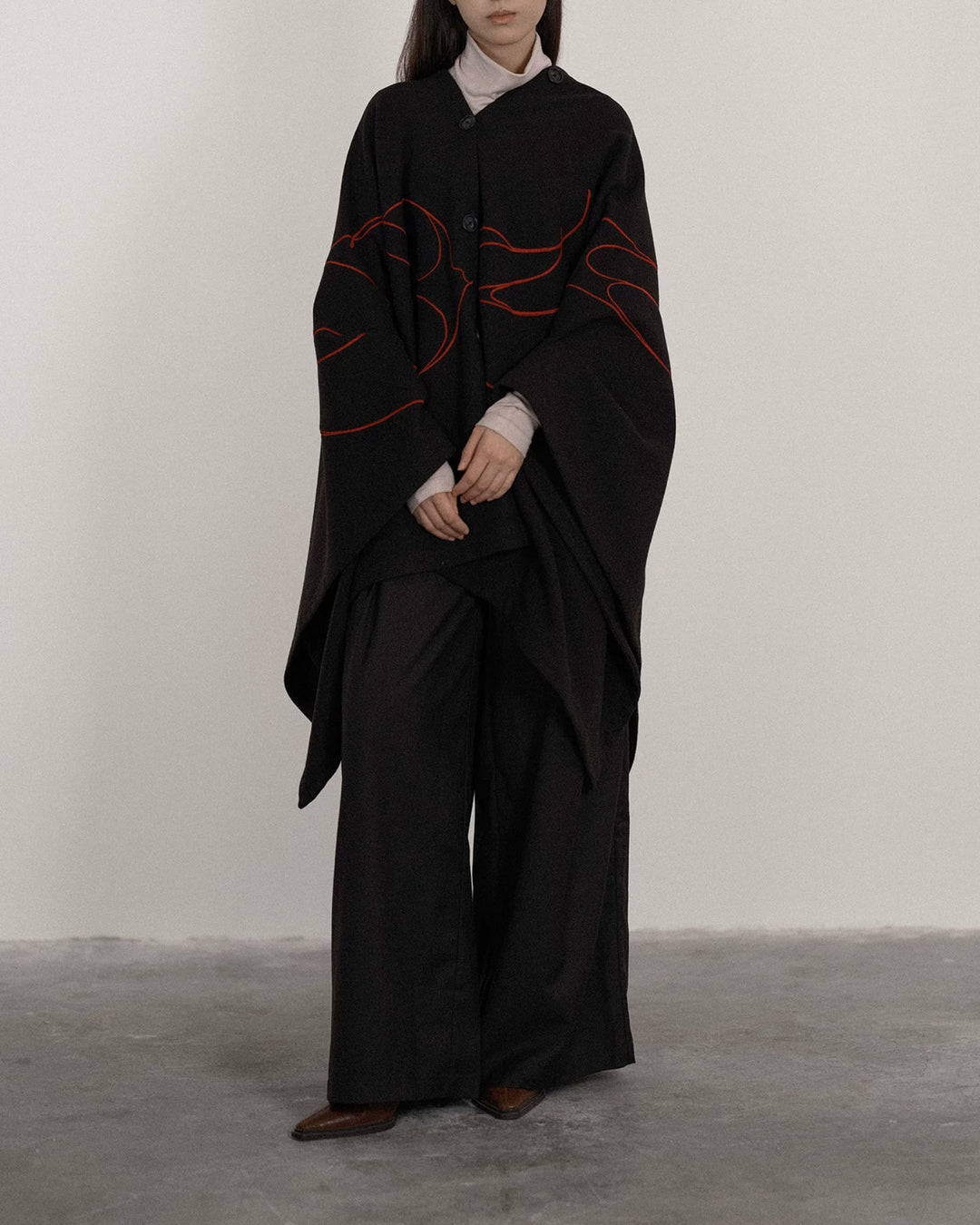 ♥SWALLOW EMBROIDERED MULTI-WAY CAPE