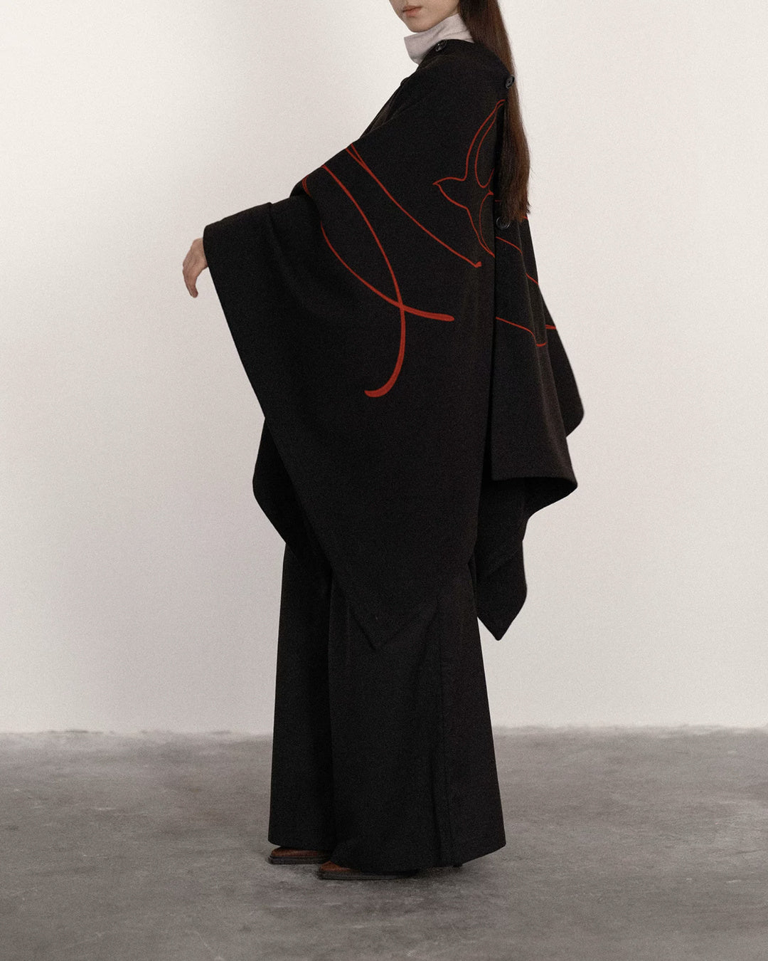 ♥SWALLOW EMBROIDERED MULTI-WAY CAPE
