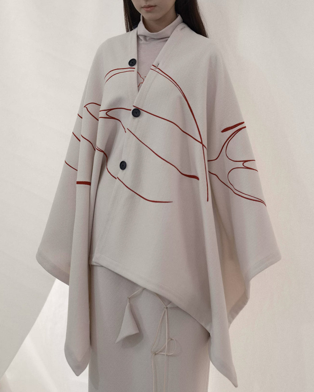 ♥SWALLOW EMBROIDERED MULTI-WAY CAPE