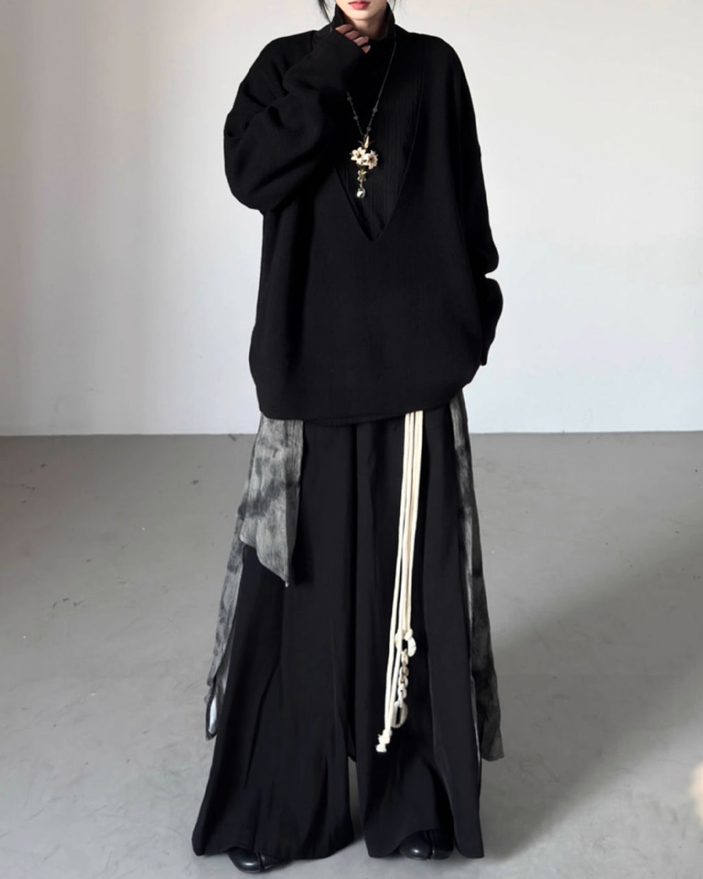 ♥DEEP V-NECK OVERSIZED SWEATER