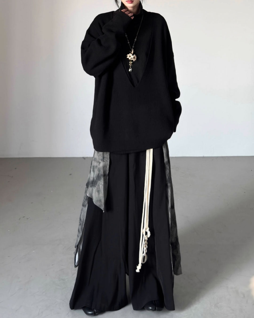 ♥DEEP V-NECK OVERSIZED SWEATER