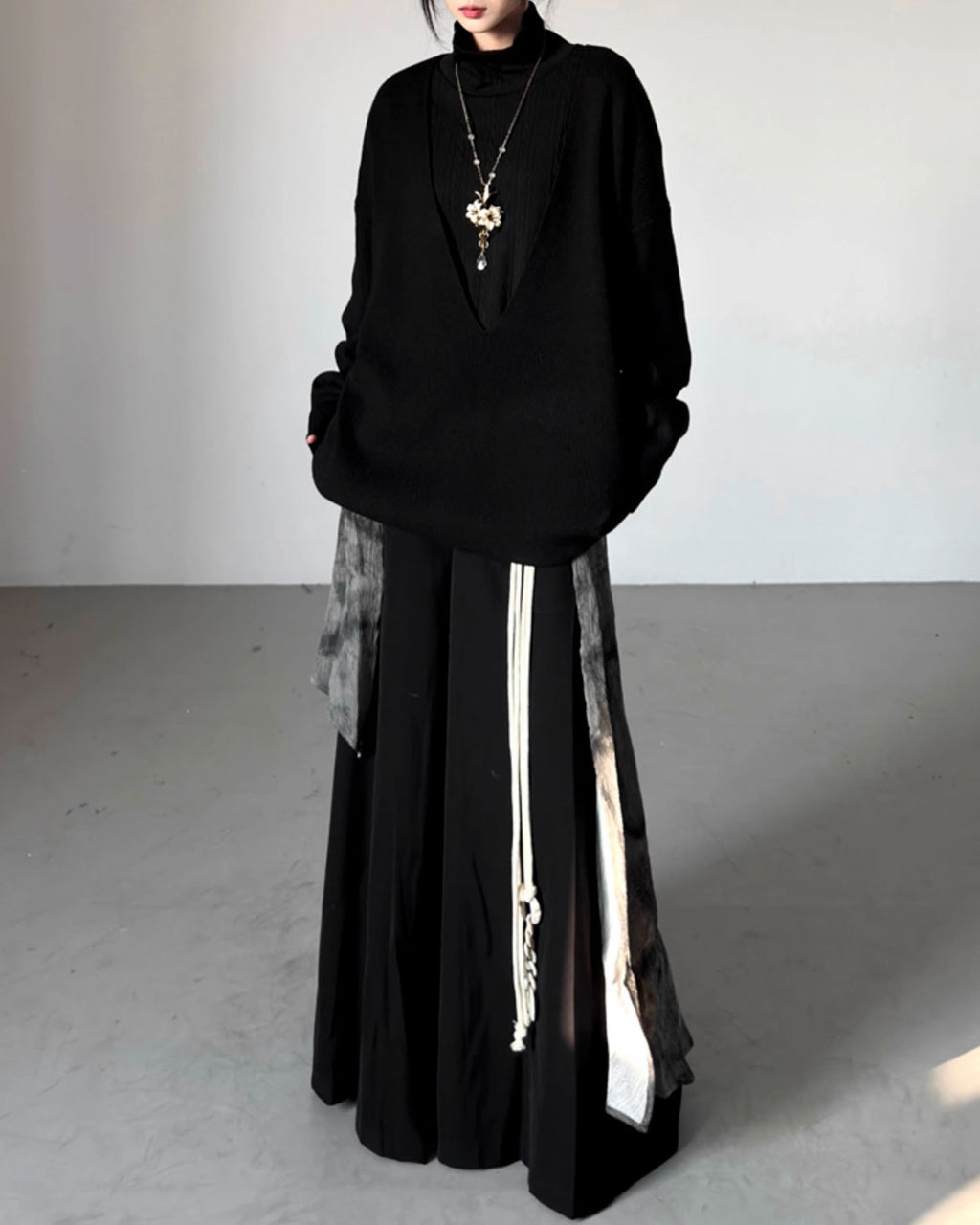 ♥DEEP V-NECK OVERSIZED SWEATER