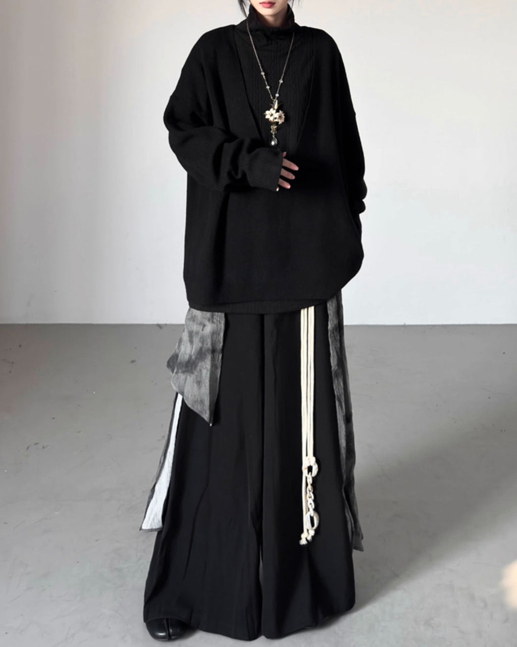 ♥DEEP V-NECK OVERSIZED SWEATER