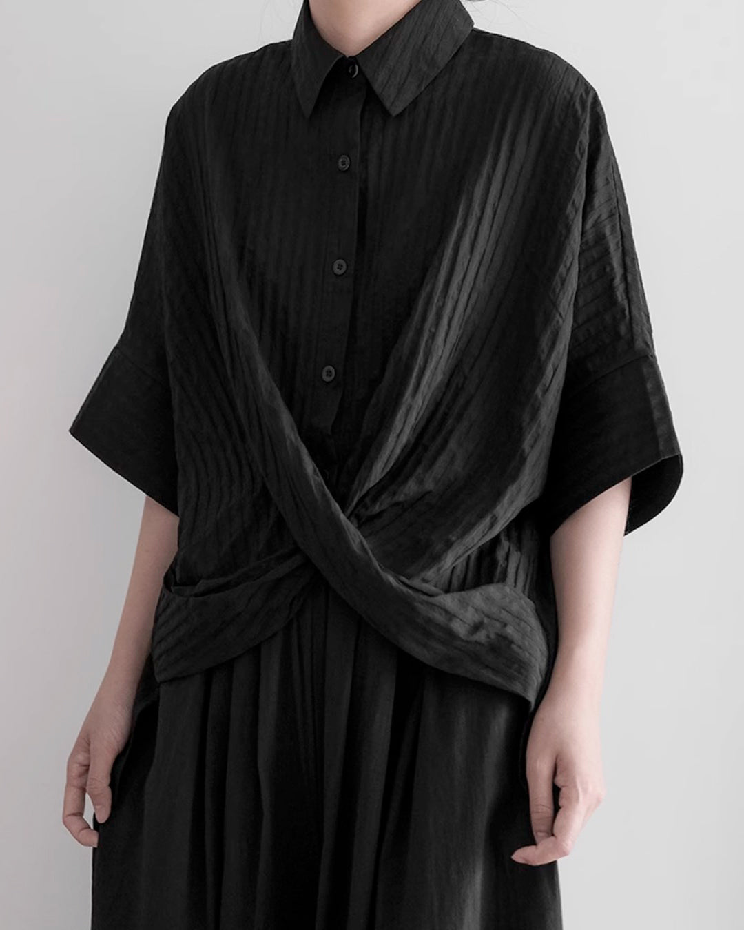 ♥CROSS HEM SHIRT