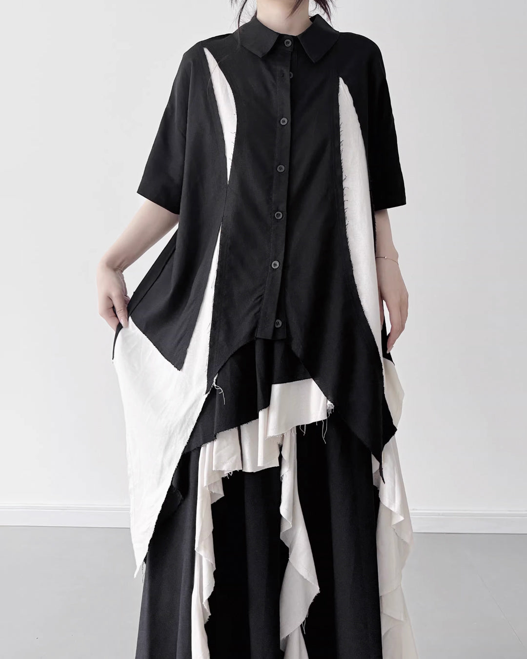 ♥RAW EDGE DRAPE PANEL SHIRT
