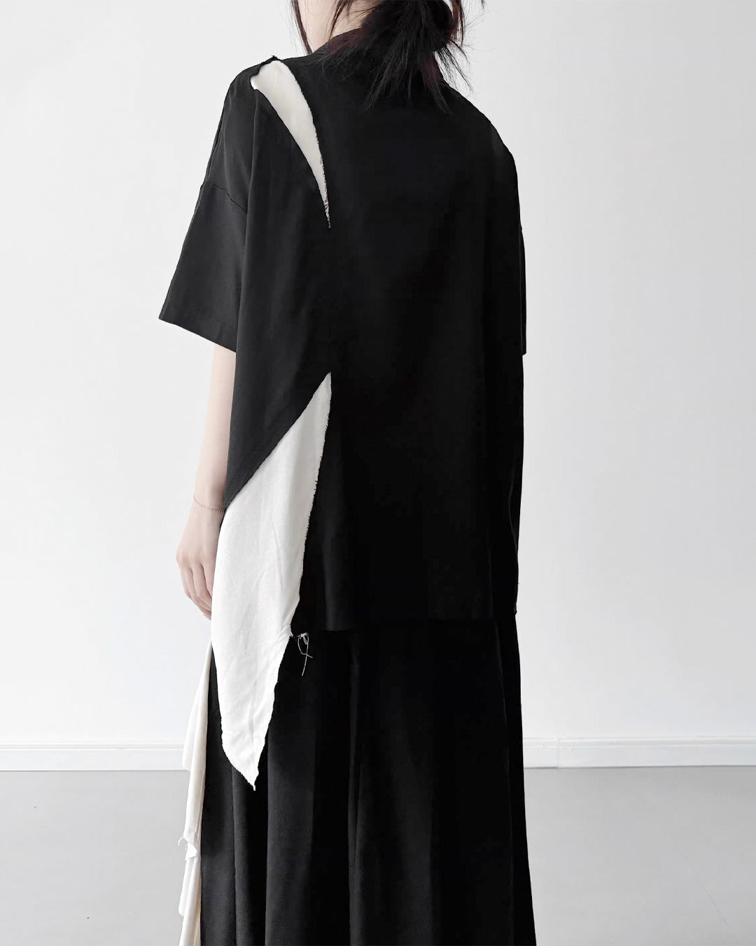 ♥RAW EDGE DRAPE PANEL SHIRT