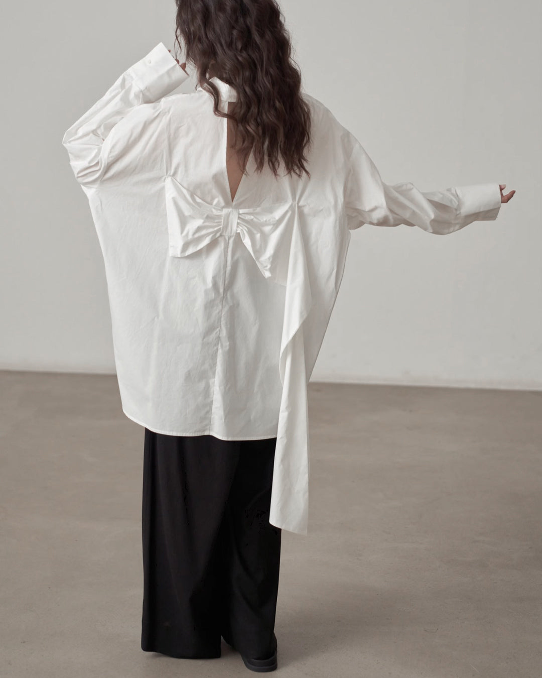 ♥BACK RIBBON OVERSIZED SHIRT