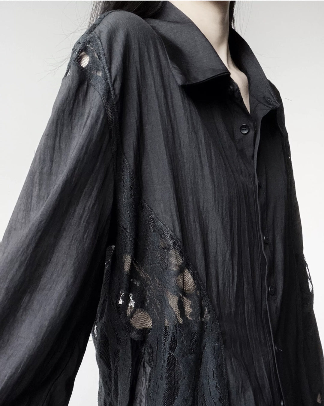 ♥CURVED LACE PANEL LONG SHIRT