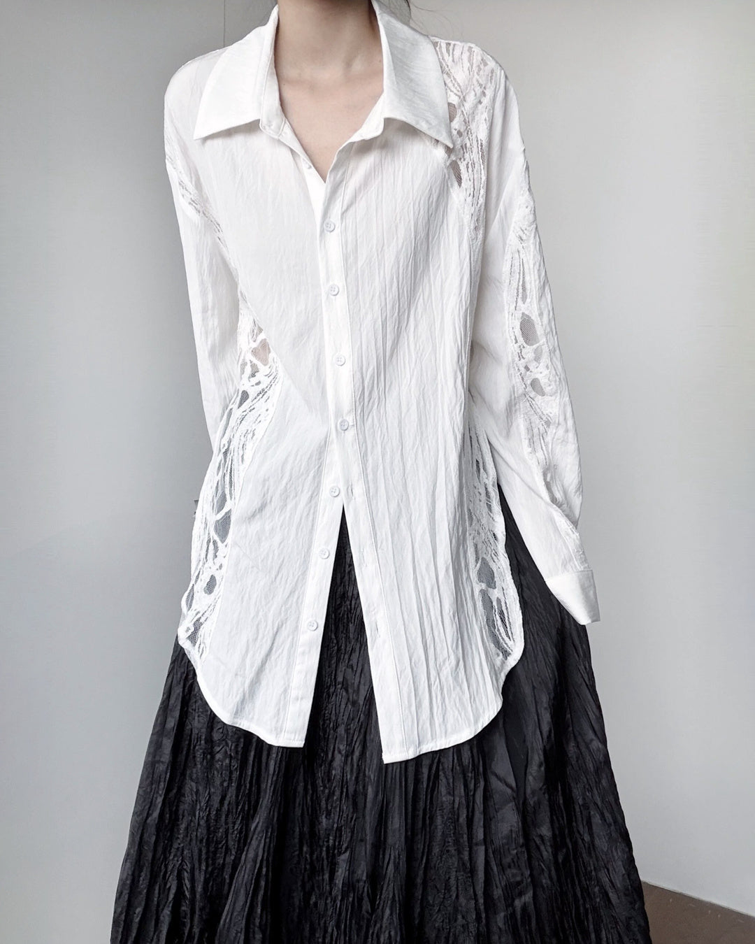 ♥CURVED LACE PANEL LONG SHIRT