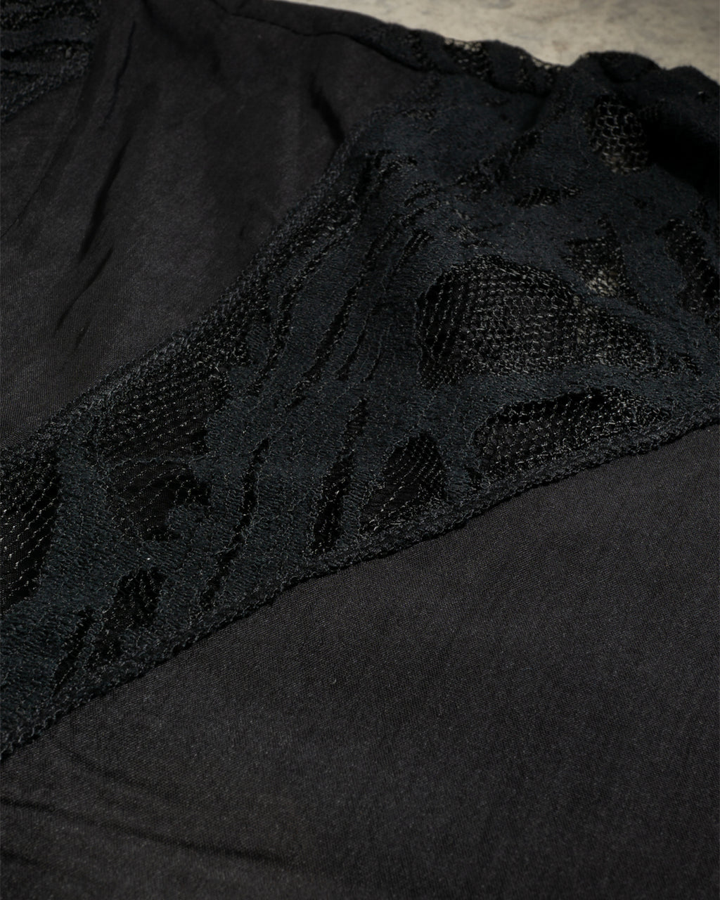 ♥CURVED LACE PANEL LONG SHIRT