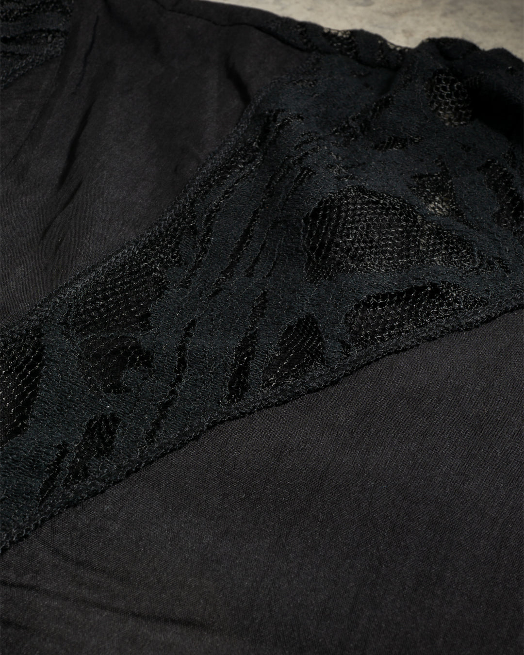 ♥CURVED LACE PANEL LONG SHIRT