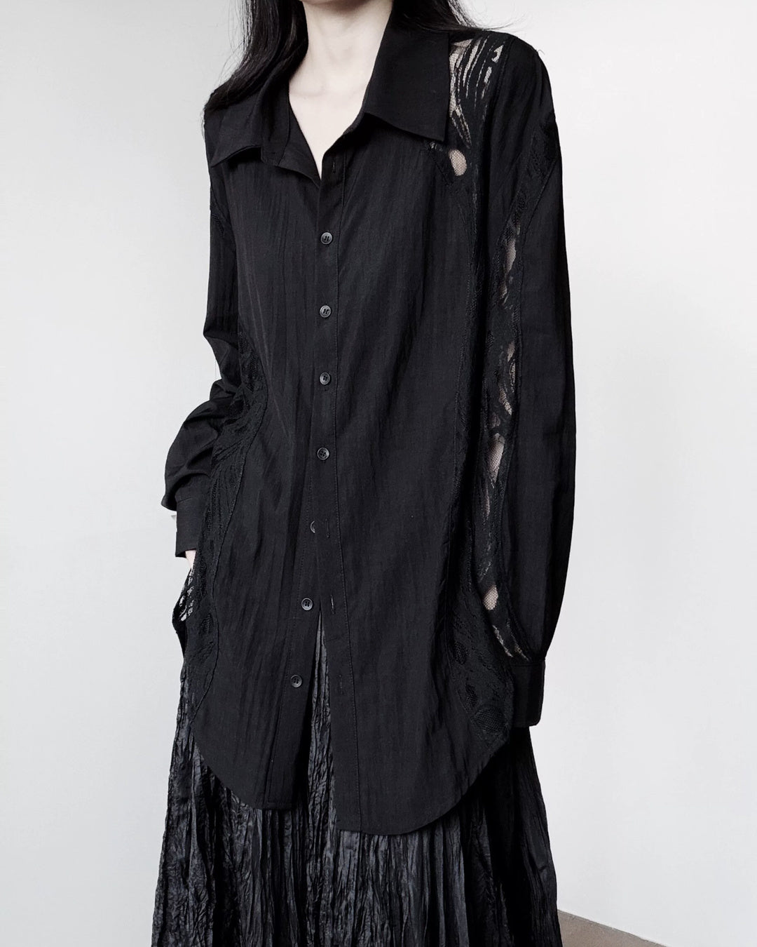 ♥CURVED LACE PANEL LONG SHIRT