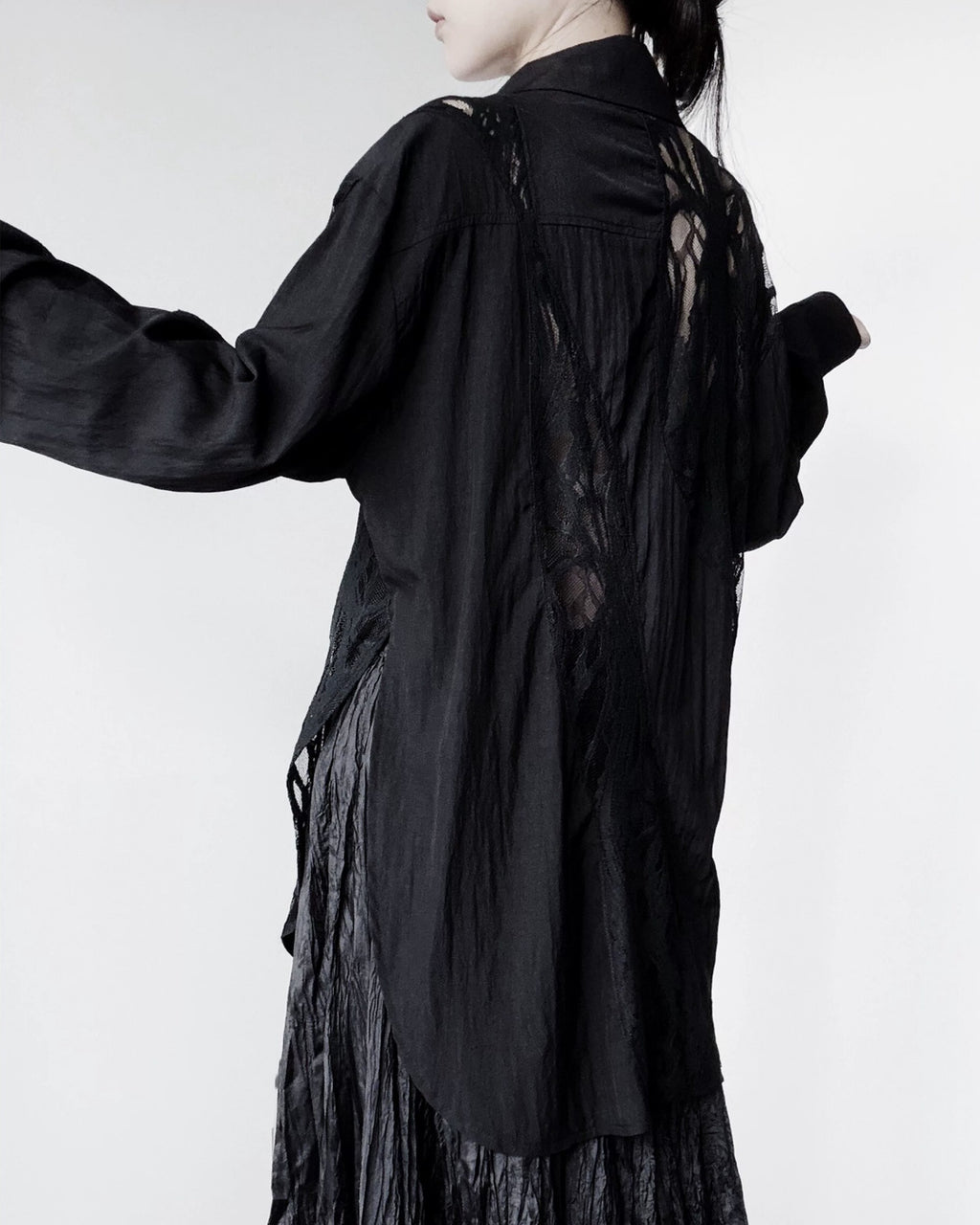 ♥CURVED LACE PANEL LONG SHIRT