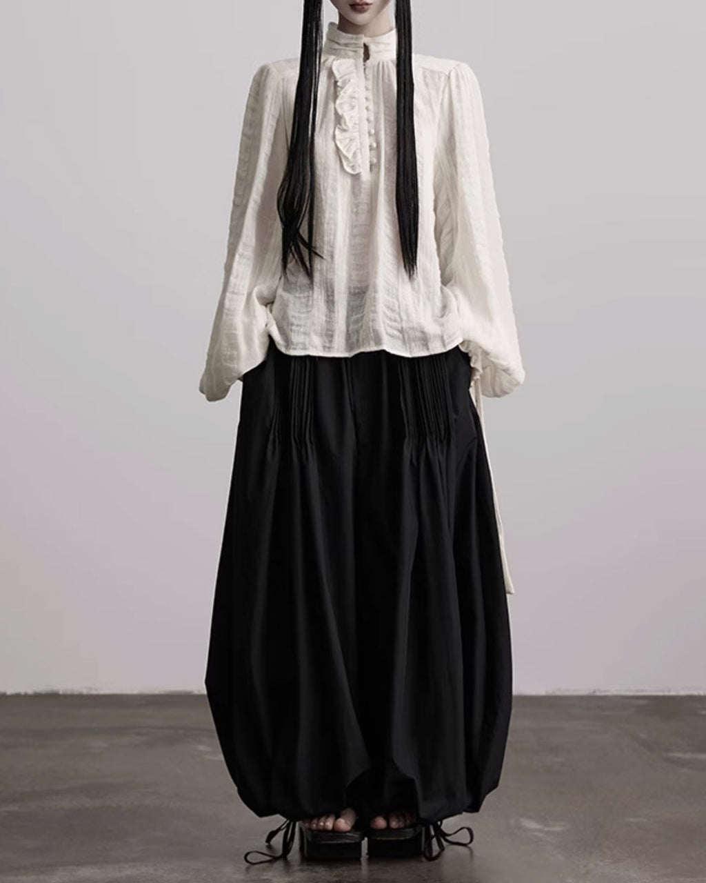 ♥VINTAGE RUFFLE FRONT BLOUSE