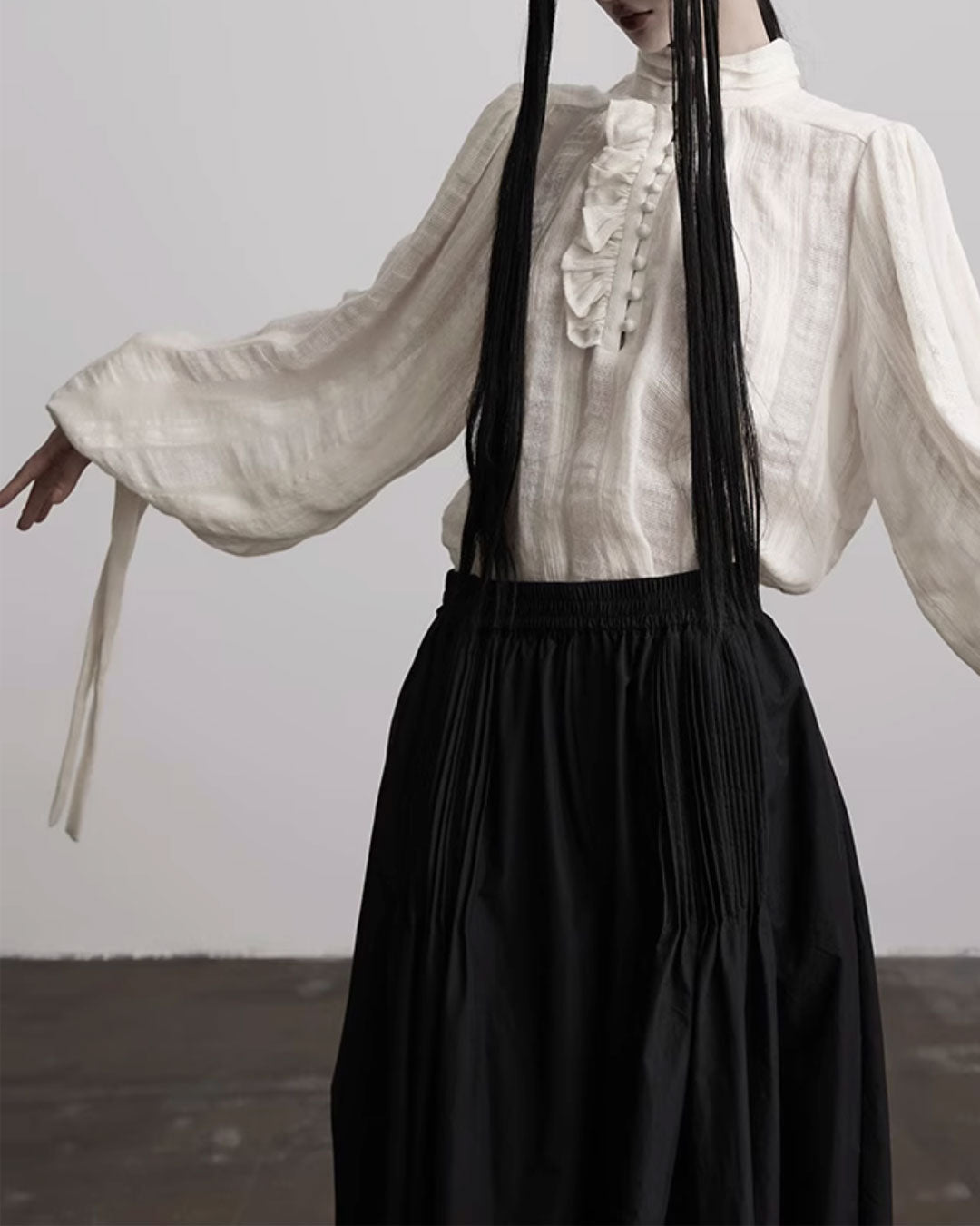 ♥VINTAGE RUFFLE FRONT BLOUSE