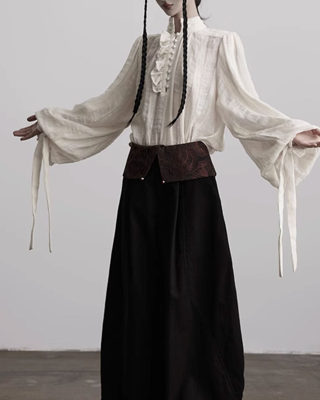 ♥VINTAGE RUFFLE FRONT BLOUSE