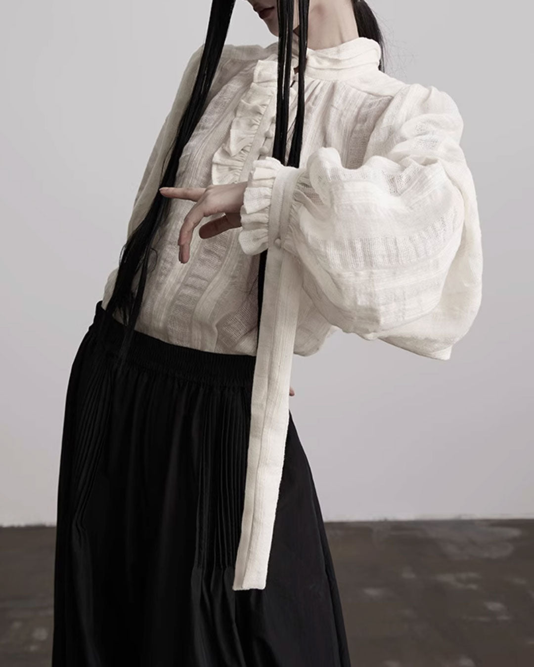 ♥VINTAGE RUFFLE FRONT BLOUSE
